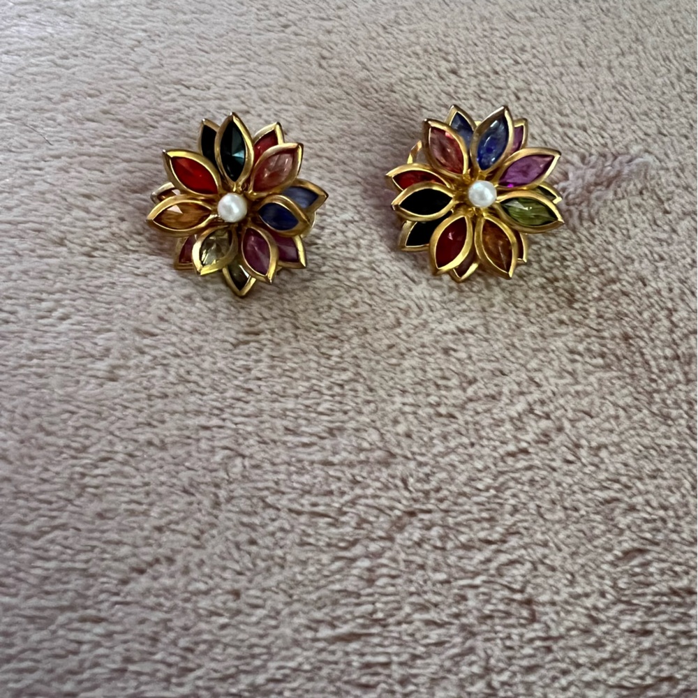 Vintage earrings 🌸